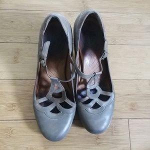 Vintage heels by Sofft